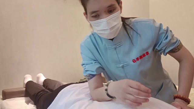 瞬间舒适盲人按摩技师精妙的按摩手法！