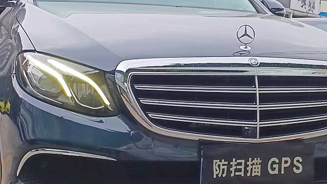 奔驰E300新车落地现场安装防拆防屏蔽GPS定位防盗系统，提升汽车安全预警功能强大，拆机锁车