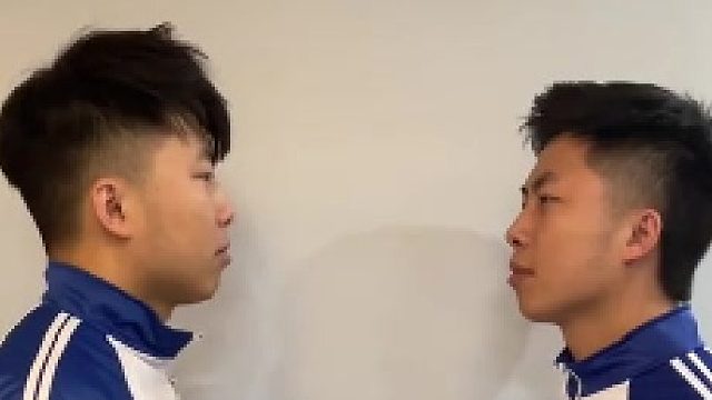 军训时吃饭，太尴尬了