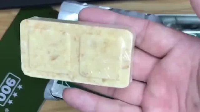 吃一块能撑2天,军用压缩饼干为啥这么抗饿,热水煮半小时秒懂03