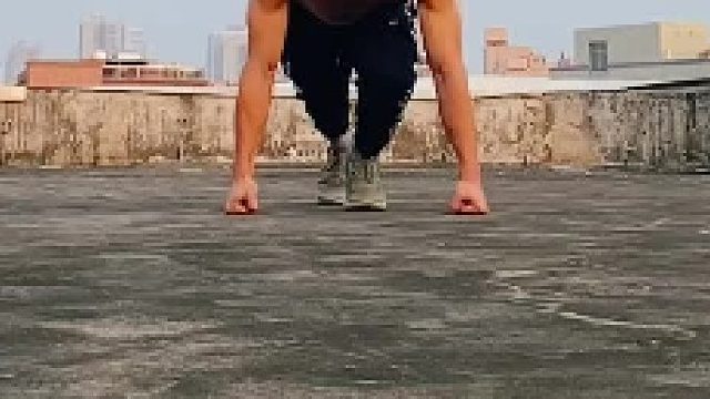 这一套好玩且简单的组合花式俯卧撑送给大家