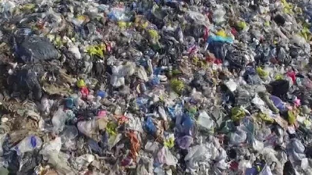 如果把全球100亿吨垃圾，全扔进火山，会对人类产生怎样的影响01