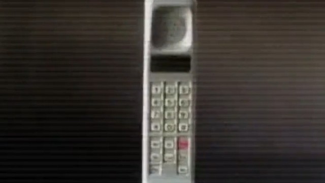 你的第一台手机是什么？世界上一部商用手机是什么？