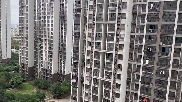 金山公园旁，全新精装修3房，跳楼价抛售