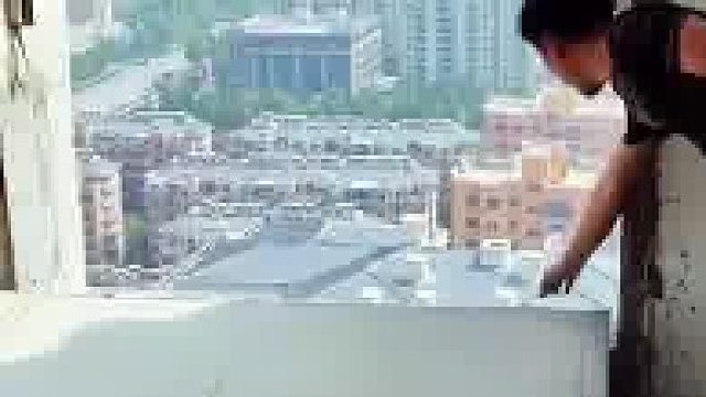 砸掉外墙做落地窗，能否求助物业