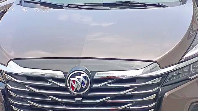 别克GL8新车落地现场安装防拆防屏蔽GPS定位防盗系统，提升汽车安全预警功能强大，拆机锁车