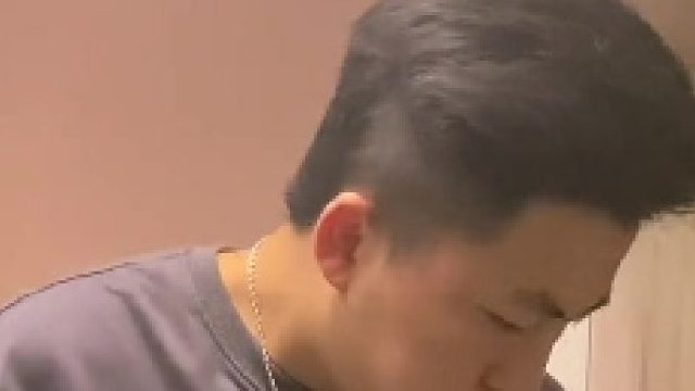 当男生第一次约会后回家，他和他兄弟