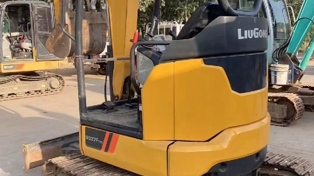 刘一手分享挖机，柳工27微挖。#二手挖机