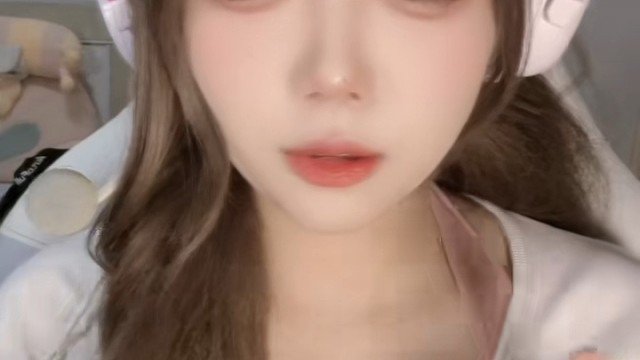 时间煮茶，岁月缝花。
此生尽兴，赤诚善良。