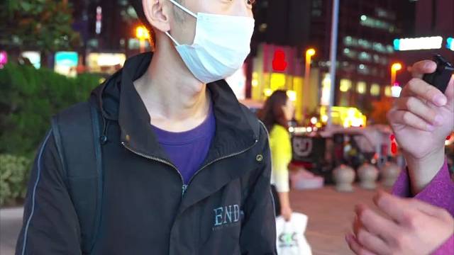 女友重病，你还会和她在一起吗？#街头采访