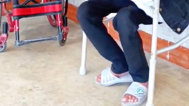 “复方健萎饮”是根据每位病人的不同病情、分阶段、分步骤对症治疗，并且根据病人病情的变化，适时调整治疗