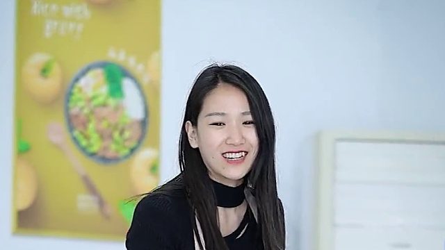 不孝子为了满足自己的虚荣心，伤害一手养大他的父亲