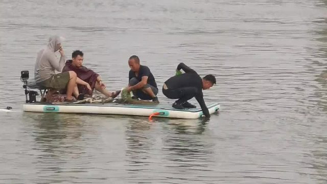 一时竟不知谁才是主角