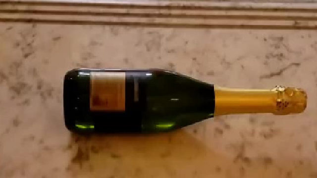 可乐瓶居然这么结实啊