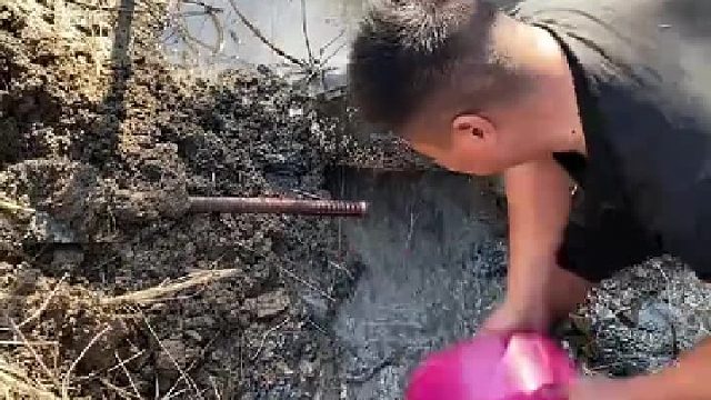 你们小时候在小水沟里玩过吗