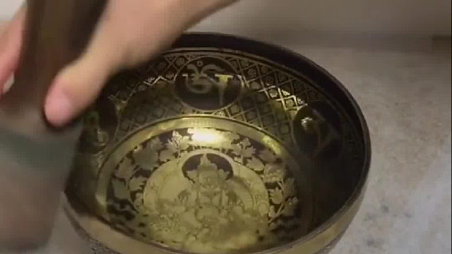 好神奇，钵和水的共鸣！