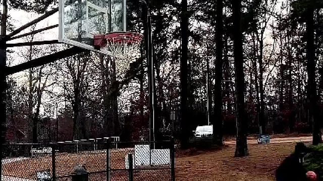 “在意那么多，你还怎么快乐。”