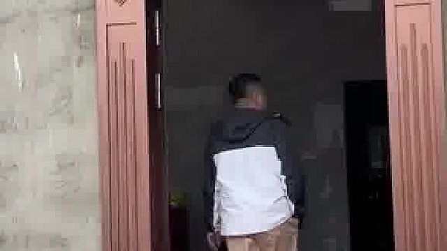 农村自建房拖拉机的外观，法拉利的内饰大家见过吗