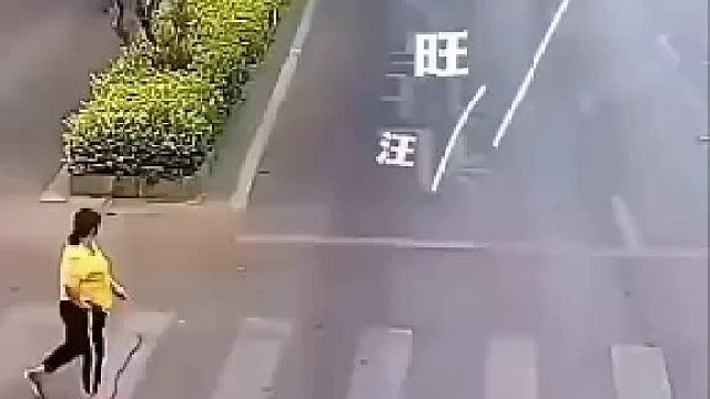 敌不动，我不动，敌动，我还不动。哈哈