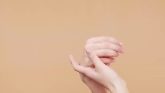 3个有趣人体冷知识：人老了为啥会有老人味,人快冻死时为啥脱衣01