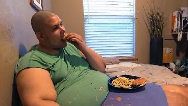 过度肥胖有多可怕，800斤男子预言自己活不过30，结果29岁去世01