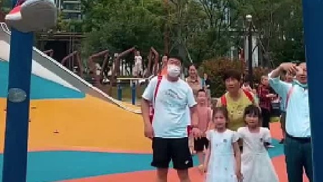 这一刻化身公园最靓的仔