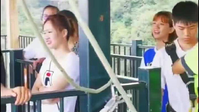 台下十分嚣张，上台秒怂