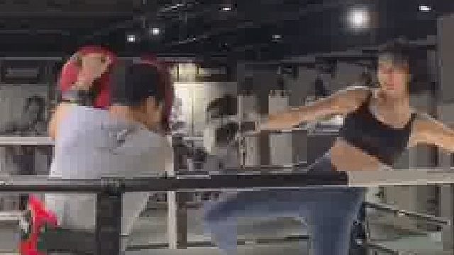 属于自己的放松时刻，好久不打泰拳了，生疏了，慢慢捡起来