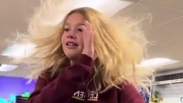 静电离子球爆炸头，小胖长发飘飘好漂亮