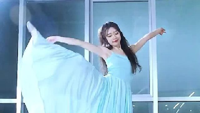 “我希望他优秀的让我俯首称臣 因为我的爱首先是崇拜欣赏依赖 其次才是爱”