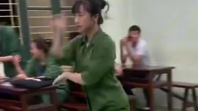 越南大学生阿妹展示功夫一板一眼，拿下一个小伙应该没啥问题