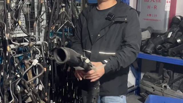 奔驰宝马方向机油管 波箱油管 涡轮管 中冷器水管 #拆车件 #陈田马哲