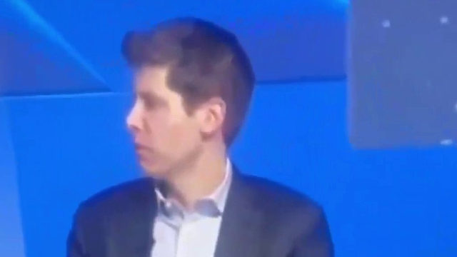 open公司的奥特曼是因为研发了新技术被解雇的？ 奥特曼透露了已经研究出远超GPT4。0的技术，但是董事会对此一无所知，据说这是他被解雇的