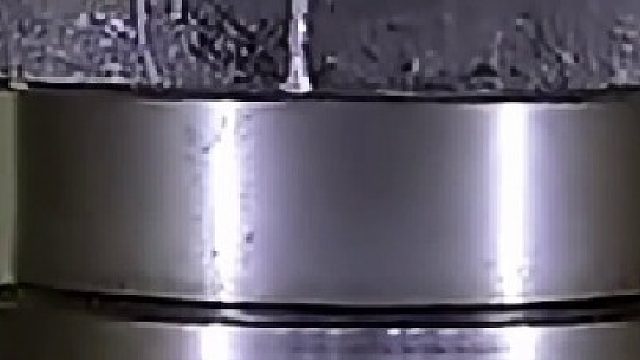 谁能和轴承钢硬碰硬