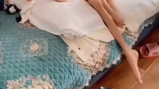 中医将运动神经元归纳为“萎症”范畴，李瑞义大夫认为本病起病隐袭，常无外感温热之邪，灼肺伤律的过程，大