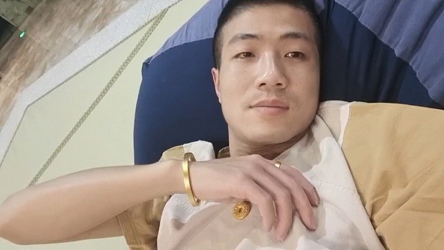 小手一挥。送走送走