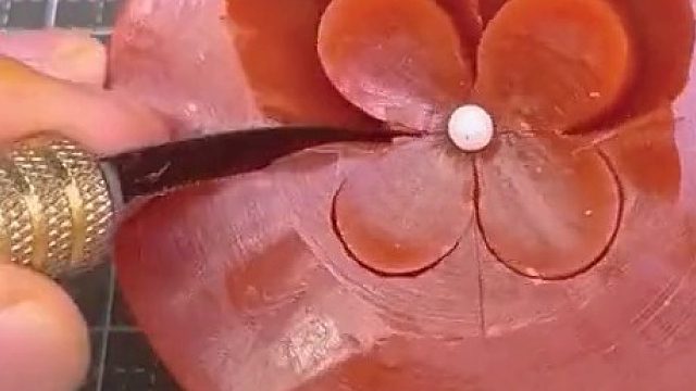 雕刻的惟妙惟肖 ​