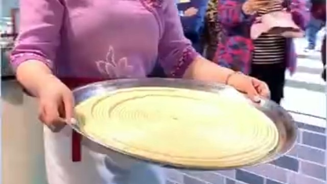 多才多艺的妹子是怎样煮面条的