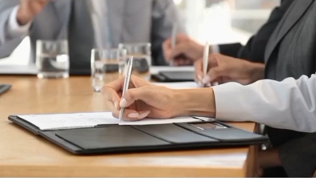 只想着自己可以自己能行……