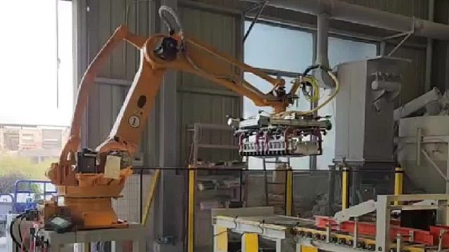 全自动码垛机一天25小时不间断的工作