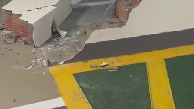 这是停车场设计不合理吗