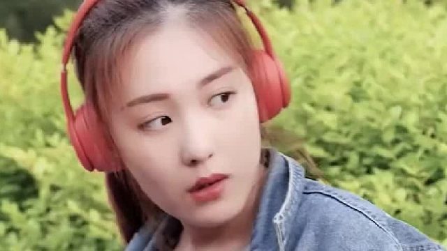 善良不需要解释，年轻人也没有那么不堪