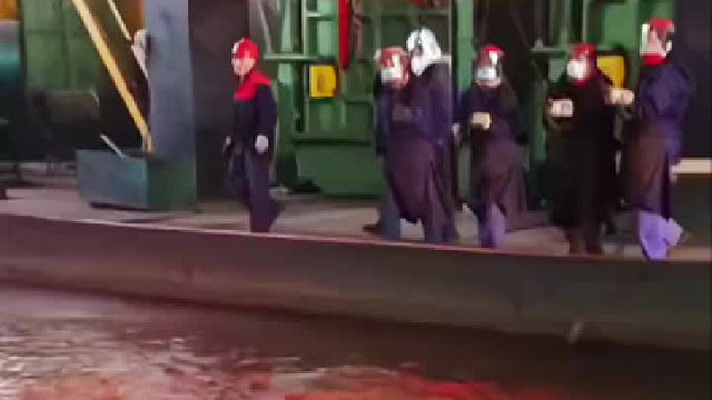 烧的通红的钢板入水的那一刻好治愈啊