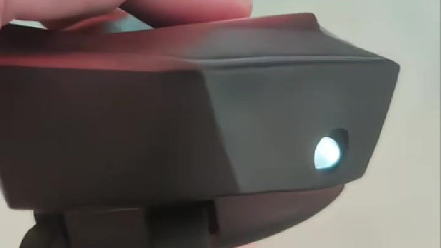 小螃蟹只能躺着脚丫子才动