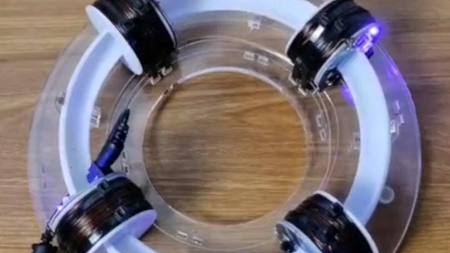 如果无限加速下去，小球可以超越光速吗？可以穿梭时间和空间吗？