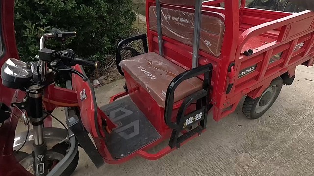 赵哥准备搭个竹屋，结果下雨了，然后还发现了近一点的竹子。