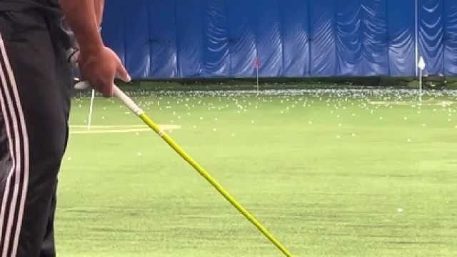 充气高尔夫练习大棚是怎么塌的——哈哈哈