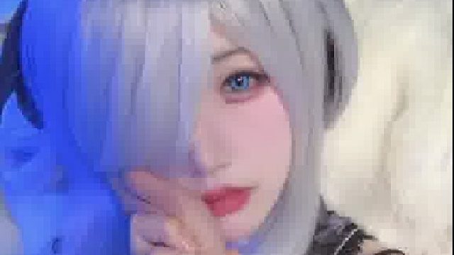 有点汗流浃背了……