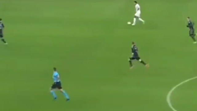 这球帅炸了！#足球