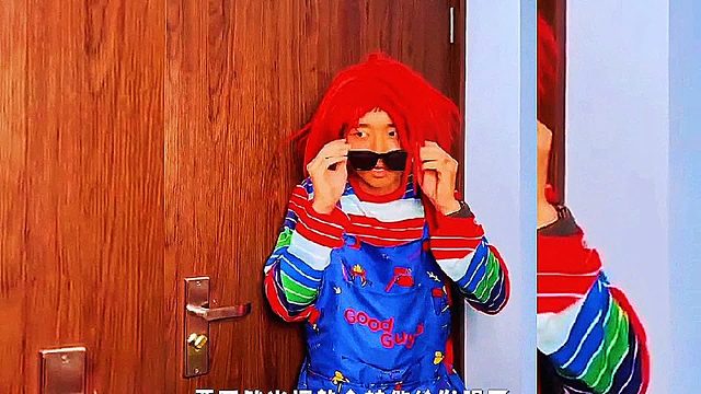 小伙为了带点吃的真不容易，和保安斗智斗勇，终于得偿所愿！